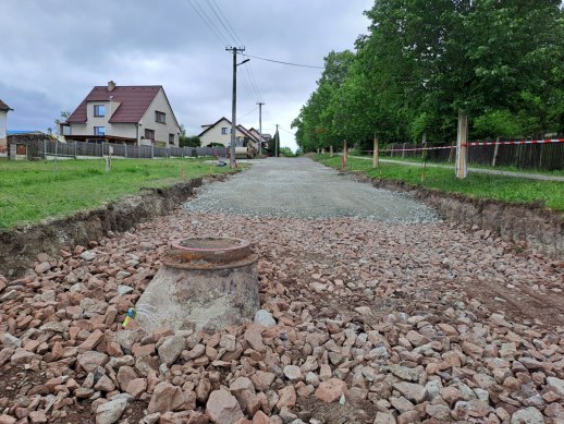 Aktuálně z rekonstrukce u katolického hřbitova