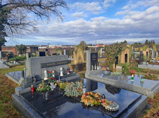 Výsadba na evangelickém hřbitově