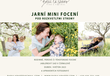 Fotografování v rozkvetlém jabloňovém sadu