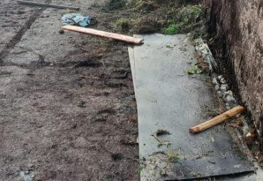 Ukládání bioodpadu na plato