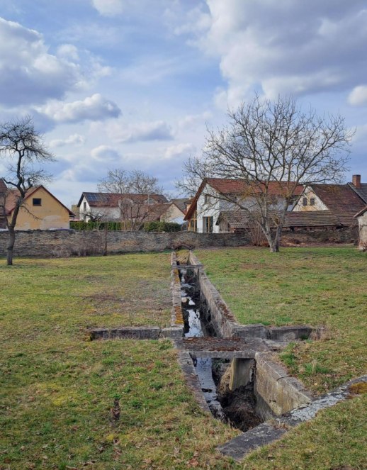 Započetí rekonstrukčních prací na korytě Černilovského potoka