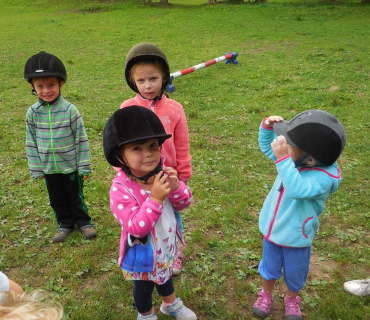 Dvoreček - koníci Deštné 5.6.2018