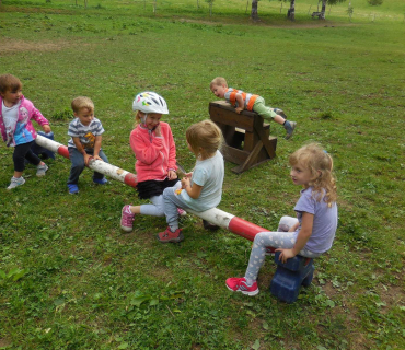 Dvoreček - koníci Deštné 5.6.2018