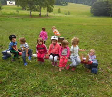 Dvoreček - koníci Deštné 5.6.2018