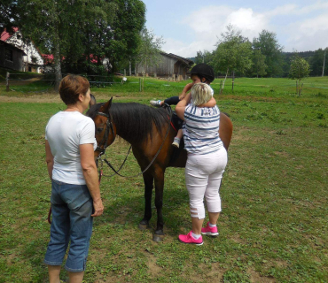 Dvoreček - koníci Deštné 5.6.2018