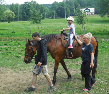 Dvoreček - koníci Deštné 5.6.2018