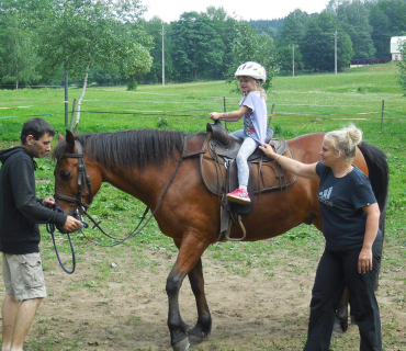 Dvoreček - koníci Deštné 5.6.2018