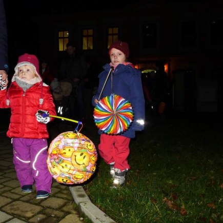 Dvoreček 29.11.2017 průvod světýlek