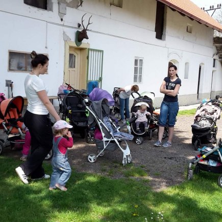 Dvoreček 16.5.2017 - Návštěva k myslivcům a na ovečky