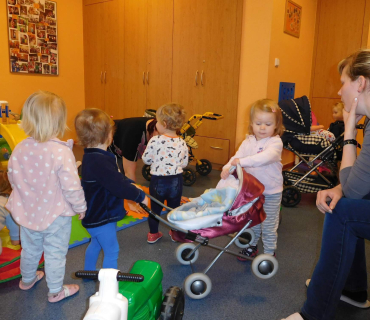 Dvoreček 21.2.2017 - Posezení s porodní asistentkou