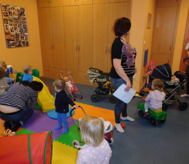 Dvoreček 21.2.2017 - Posezení s porodní asistentkou