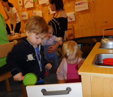 Dvoreček 21.2.2017 - Posezení s porodní asistentkou