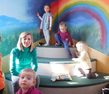 Dvoreček 14.2.2017 - Valentýnská návštěva knihovny