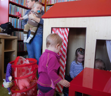 Dvoreček 14.2.2017 - Valentýnská návštěva knihovny
