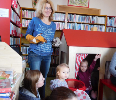 Dvoreček 14.2.2017 - Valentýnská návštěva knihovny