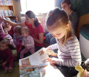 Dvoreček 14.2.2017 - Valentýnská návštěva knihovny