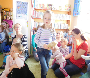 Dvoreček 14.2.2017 - Valentýnská návštěva knihovny