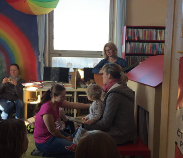 Dvoreček 14.2.2017 - Valentýnská návštěva knihovny