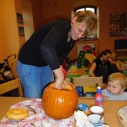 Dvoreček 25.10.2016 - Dýňové vyrábění