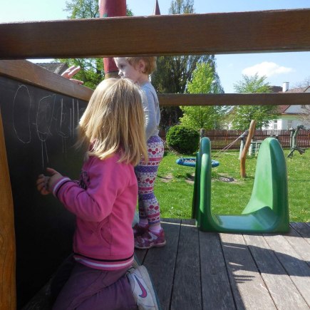Dvoreček 10.5.2016 Motýlkování