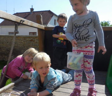 Dvoreček 10.5.2016 Motýlkování