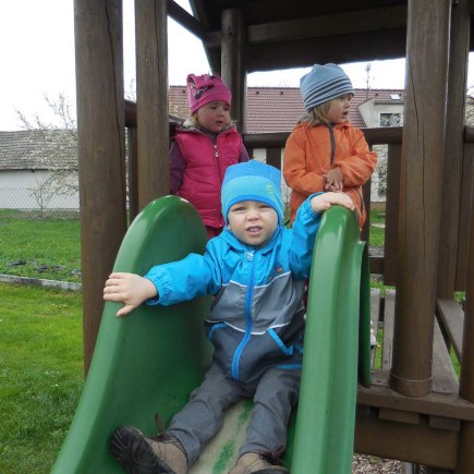 Dvoreček 19.4.2016 Hřiště, hasiči