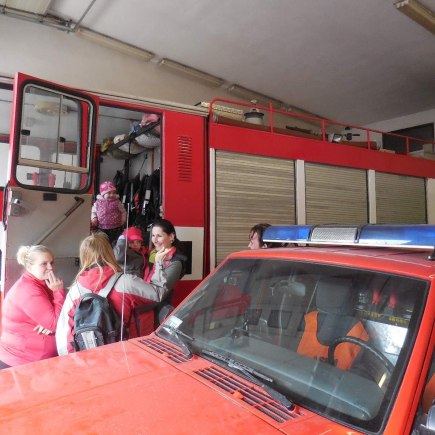 Dvoreček 19.4.2016 Hřiště, hasiči