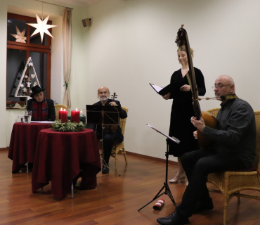 DateTimeOriginal - 2021-12-12 19:44:04