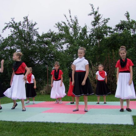 Vystoupení Černilovských Blešek a Blech na Semonickém ořechobraní 7. 9. 2019