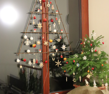 Adventní trh a výstava Betlému Boženy Pečené Sedláčkové 2. 12. 2022 KSD