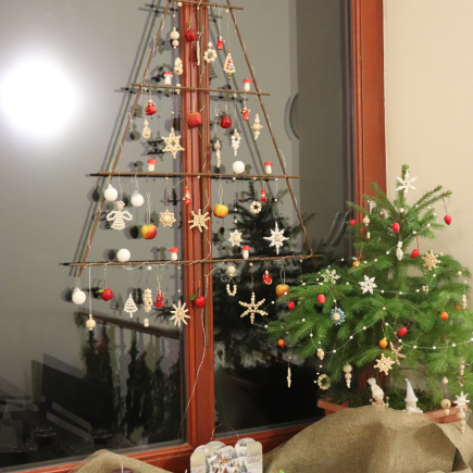 Adventní trh a výstava Betlému Boženy Pečené Sedláčkové 2. 12. 2022 KSD