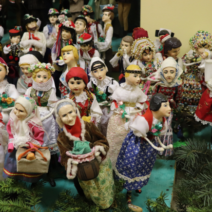 Adventní trh a výstava Betlému Boženy Pečené Sedláčkové 2. 12. 2022 KSD