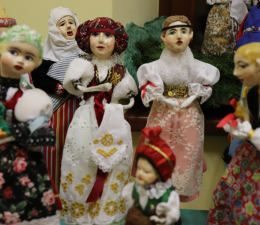 Adventní trh a výstava Betlému Boženy Pečené Sedláčkové 2. 12. 2022 KSD