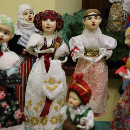 Adventní trh a výstava Betlému Boženy Pečené Sedláčkové 2. 12. 2022 KSD