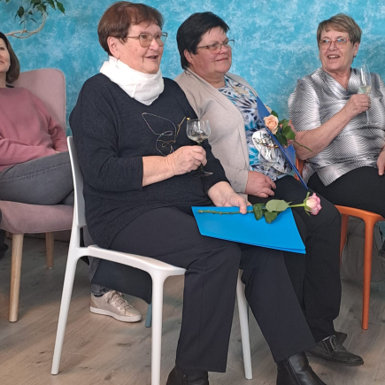 Předávání certifikátů absolventům kurzu genealogie VU3V 21. 3. 2024