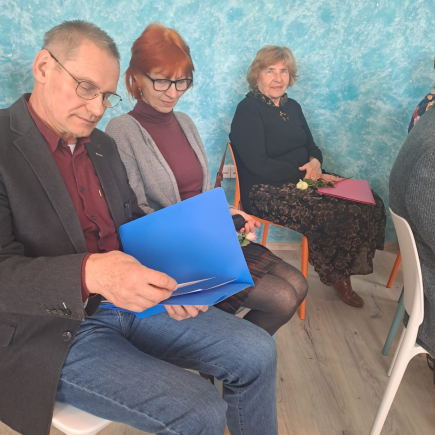 Předávání certifikátů absolventům kurzu genealogie VU3V 21. 3. 2024
