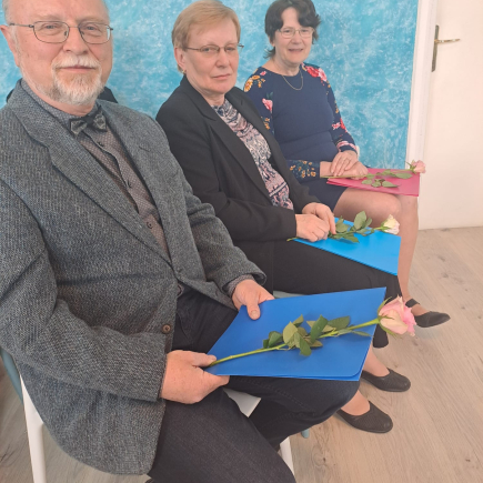 Předávání certifikátů absolventům kurzu genealogie VU3V 21. 3. 2024