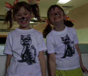 PRUHOVANÝ KARNEVAL 15.4.2012 Sokolovna - foto Jana Ž