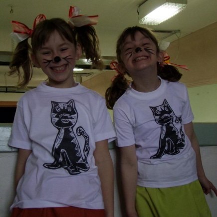 PRUHOVANÝ KARNEVAL 15.4.2012 Sokolovna - foto Jana Ž