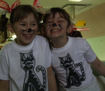 PRUHOVANÝ KARNEVAL 15.4.2012 Sokolovna - foto Jana Ž