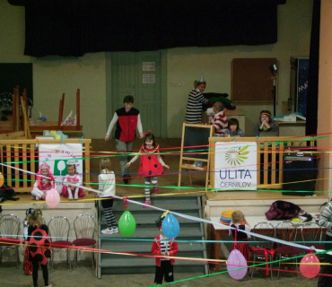 PRUHOVANÝ KARNEVAL 15.4.2012 Sokolovna - foto Jana Ž