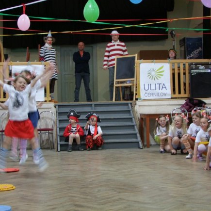 PRUHOVANÝ KARNEVAL 15.4.2012 Sokolovna - foto Jana Ž