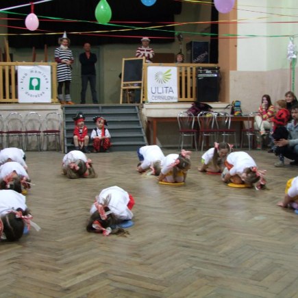PRUHOVANÝ KARNEVAL 15.4.2012 Sokolovna - foto Jana Ž