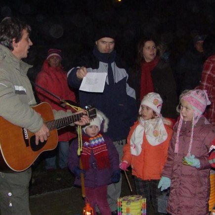 Průvod světýlek na uvítání Adventu 2011 